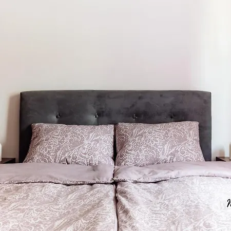 アパート Music House トゥズラ