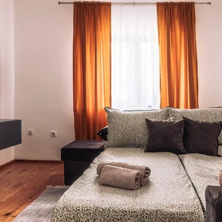 Music House トゥズラ