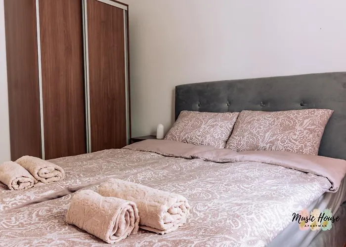 Music House * Тузла